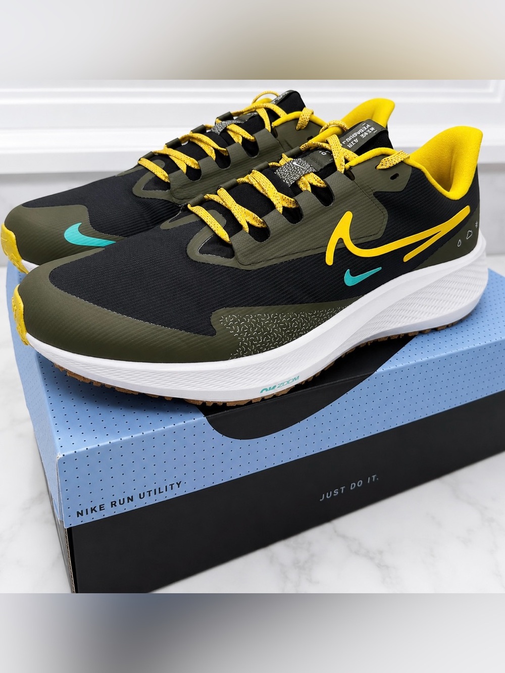 Nike Air Zoom Pegasus Shield View 2